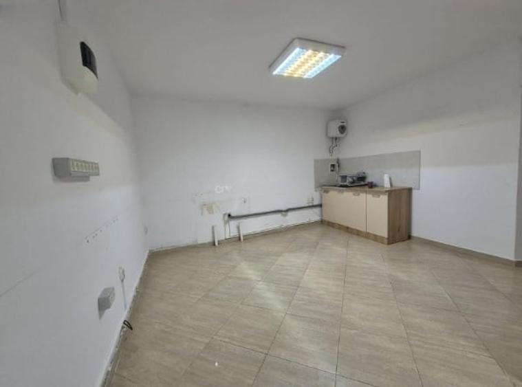Spațiu comercial, de 45 mp, în Capitol