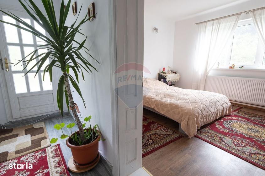 Casă cu 4 camere cu Teren 500 Mp în Muncelu