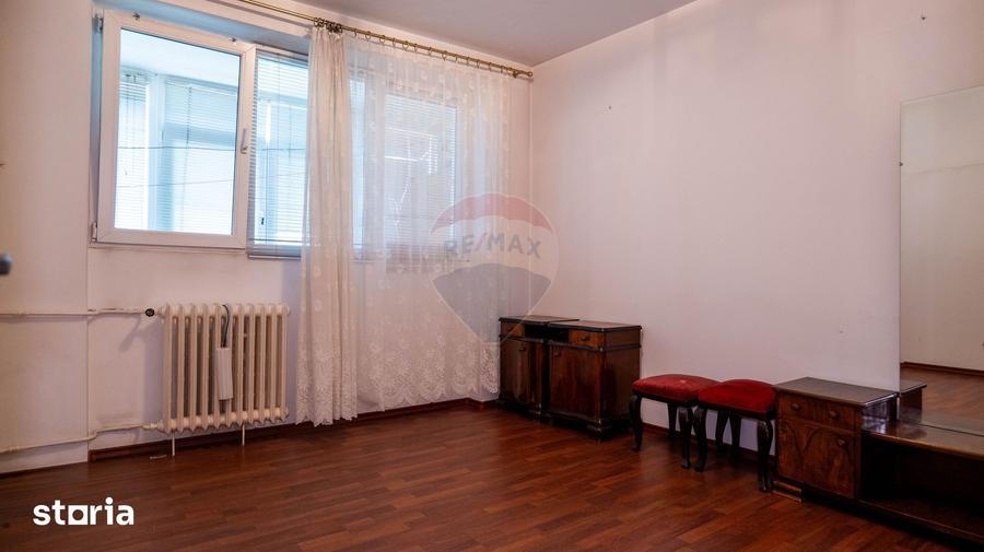 Apartament cu 3 camere decomandat, mobilat în Pantelimon