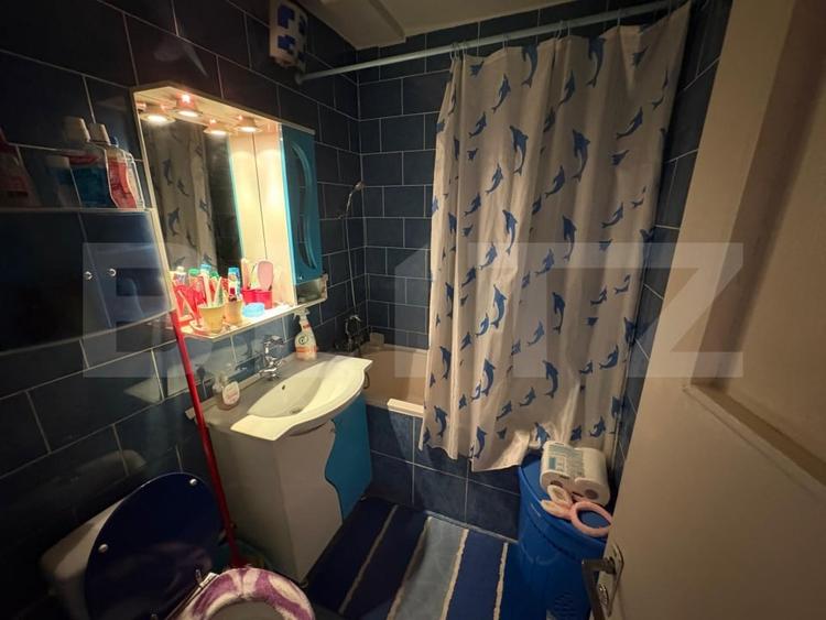 Apartament cu 2 camere semidecomandat, mobilat în Micro 4