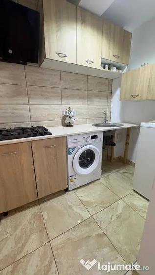 Garsonieră decomandată în Central