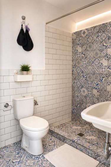 Apartament cu 3 camere semidecomandat, mobilat în Calea Victoriei