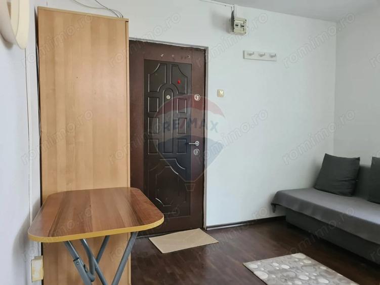Garsonieră decomandată în Pipera
