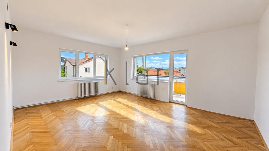 Apartament cu 4 camere decomandat în Grigorescu