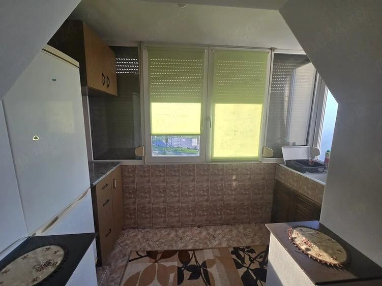 Apartament cu 3 camere decomandat în Nufărul