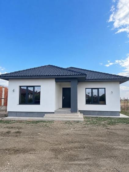 Casă cu 3 camere în Borș