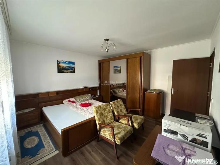 Casă cu 3 camere cu Teren 1438 Mp în Central