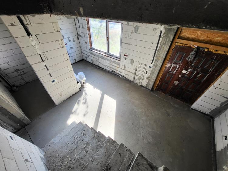 Casă individuală cu 4 camere cu Teren 1000 Mp în Vânători