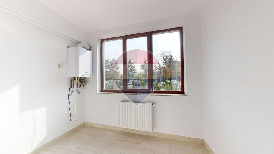 Apartament cu 2 camere decomandat în Tractorul