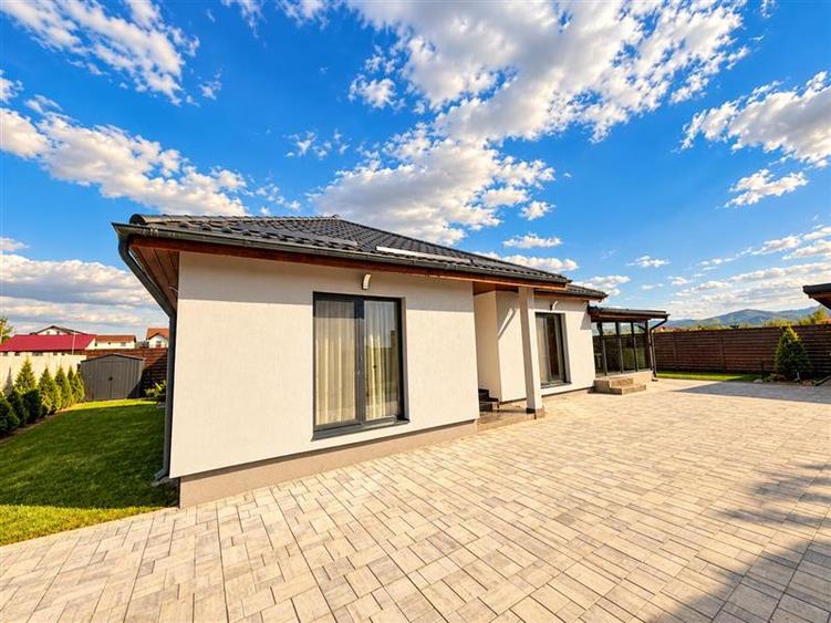 Casă individuală cu 4 camere cu Teren 500 Mp în Tărlungeni