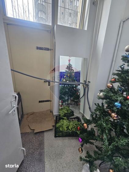 Spațiu comercial, de 60 mp, în Titan