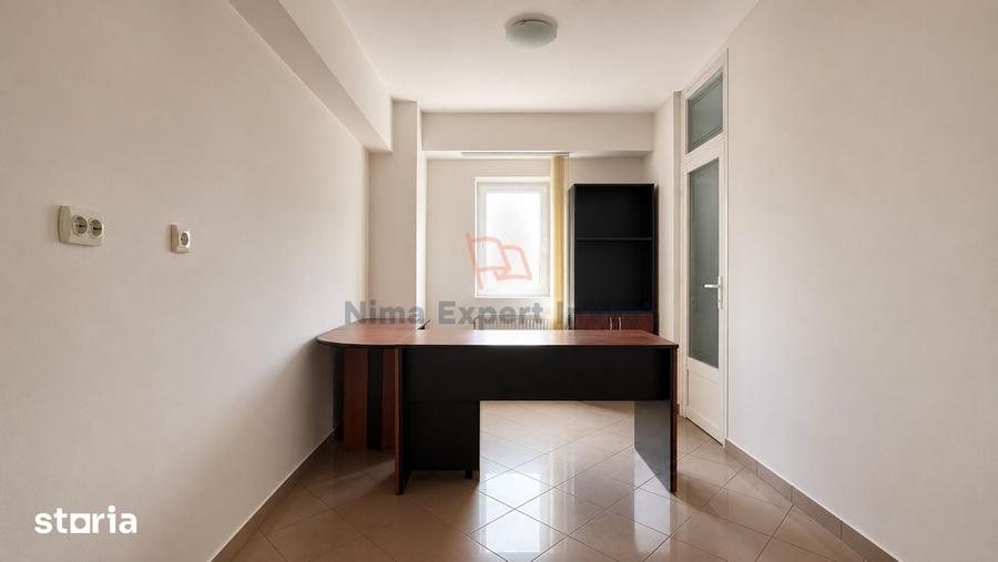 Apartament cu 4 camere în Centrul Civic