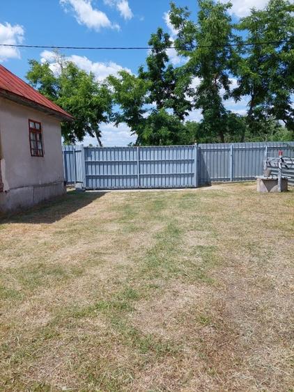 Casă individuală cu 2 camere cu Teren 4500 Mp în Ionești