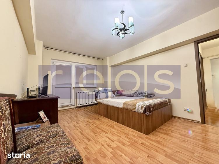 Apartament cu 3 camere semidecomandat în Titan
