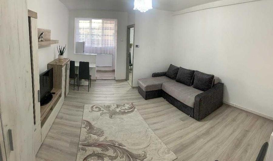 Garsonieră decomandată în Central