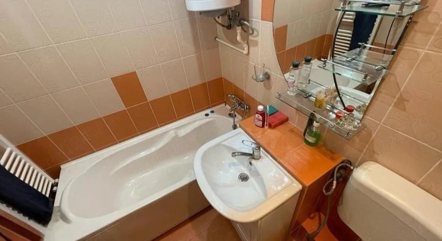 Garsonieră decomandată în Central
