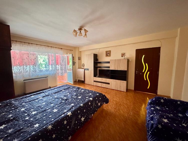 Garsonieră decomandată în Central