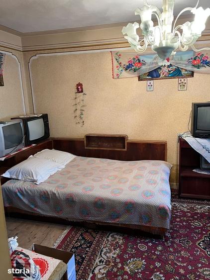 Casă cu 4 camere cu Teren 983 Mp în Peretu