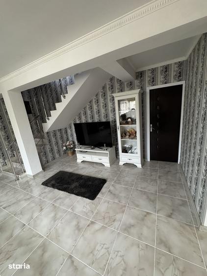 Casă cu 4 camere cu Teren 450 Mp în Vadu Pașii