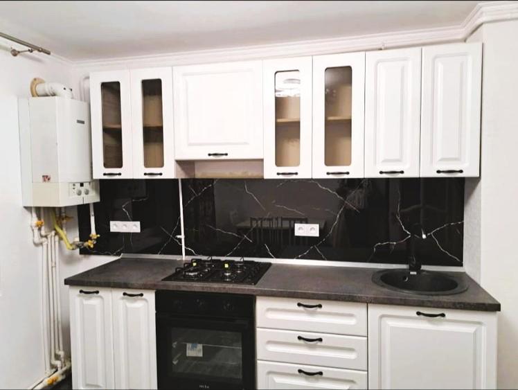 Apartament cu 2 camere semidecomandat, mobilat în Micro 3