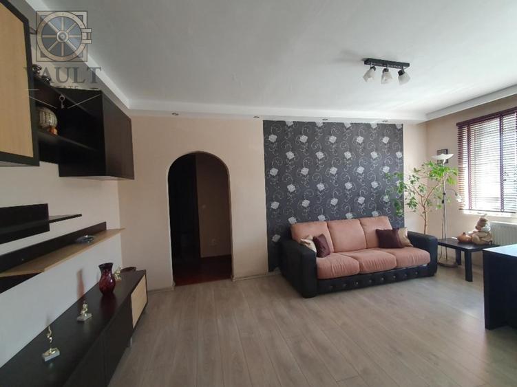 Apartament cu 3 camere decomandat, mobilat în Dristor