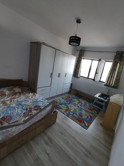 Casă cu 4 camere în Valea Adâncă
