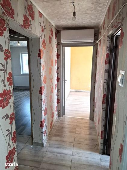 Apartament cu 3 camere decomandat în Micro 5