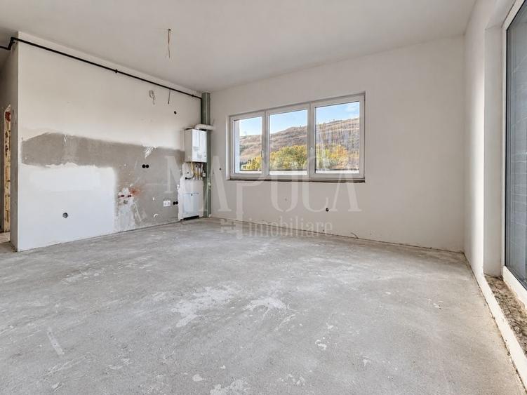 Apartament cu 3 camere semidecomandat în Florești