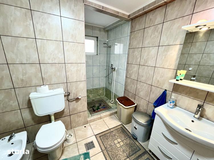Casă cu 5 camere cu Teren 300 Mp în Călărași
