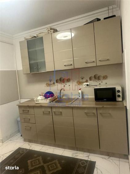 Apartament cu 3 camere decomandat în Canta