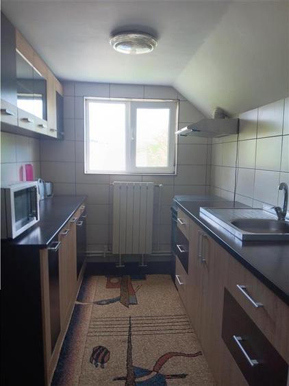 Casă cu 9 camere cu Canalizare în Cârlig