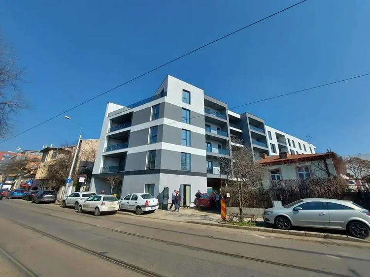Apartament cu 3 camere decomandat în Eminescu
