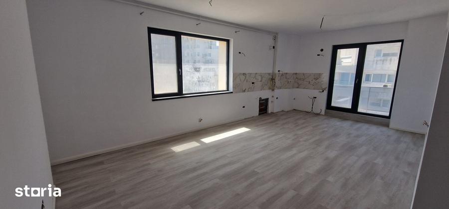 Apartament cu 3 camere decomandat în Faleza Nord