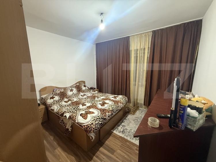 Apartament cu 3 camere decomandat, mobilat în Micro 11