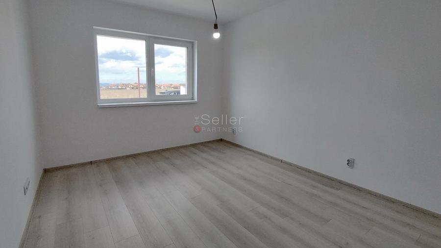 Casă individuală cu 3 camere cu Canalizare în Sânpetru