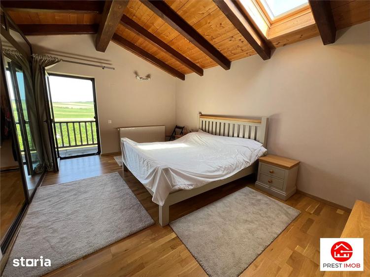 Casă cu 6 camere cu Teren 46000 Mp în Ceuaș