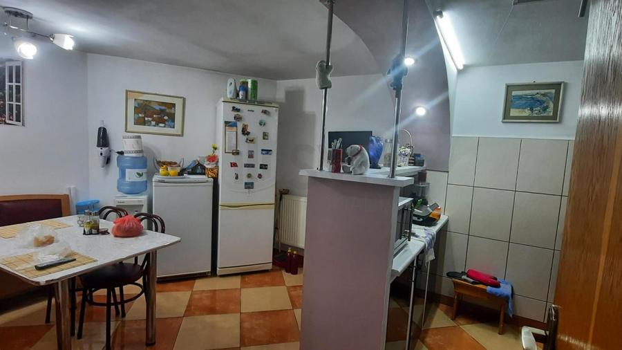 Casă individuală cu 3 camere cu Canalizare în Andronache