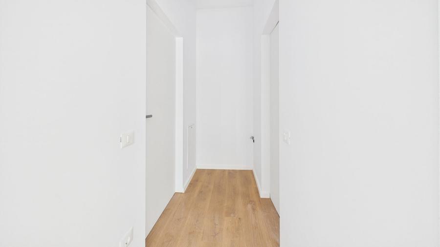 Apartament cu 2 camere semidecomandat în Grivița