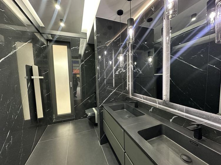 Casă individuală cu 10 camere cu Canalizare în Pipera
