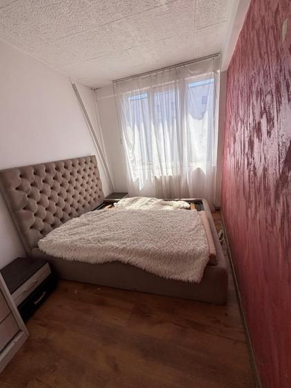 Apartament cu 4 camere semidecomandat, mobilat în Central