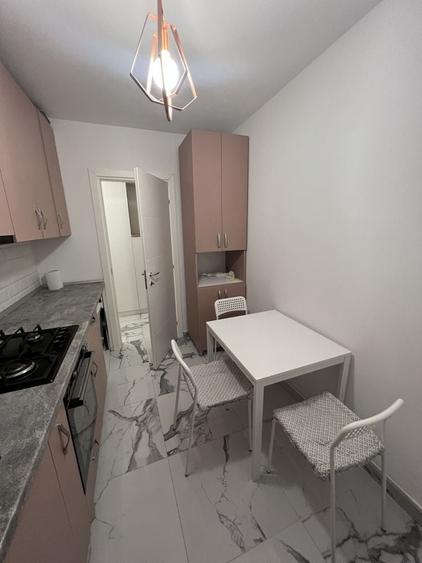 Apartament cu 2 camere decomandat în Rediu
