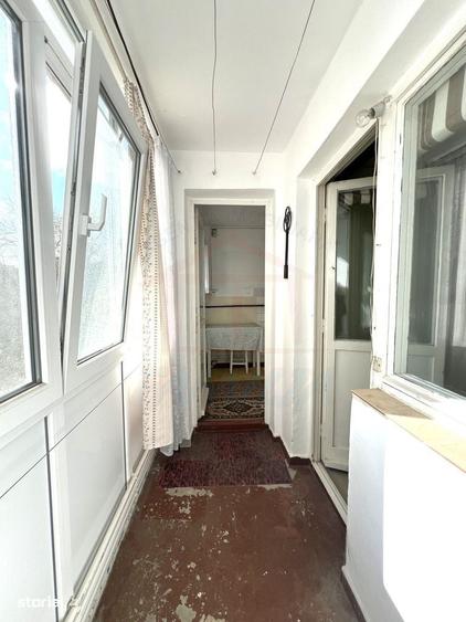 Apartament cu 2 camere semidecomandat în Sârbi