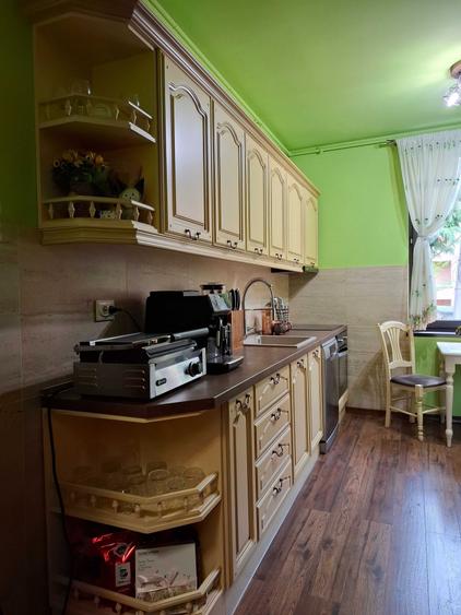 Apartament cu 2 camere decomandat în Petros