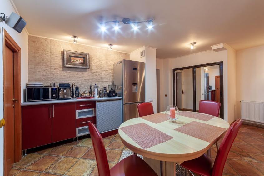 Apartament cu 4 camere decomandat, mobilat în Bere