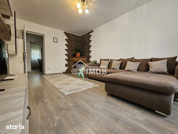 Apartament cu 3 camere decomandat în Micro 11