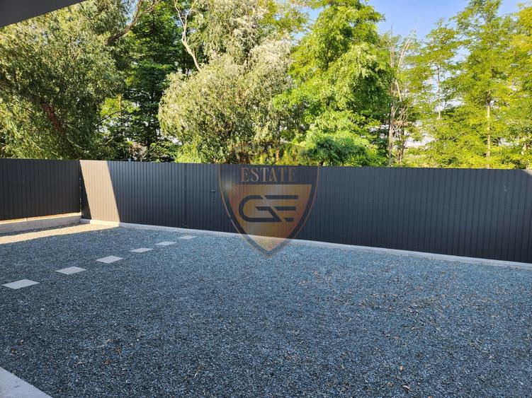 Casă individuală cu 15 camere cu Canalizare în Lumina