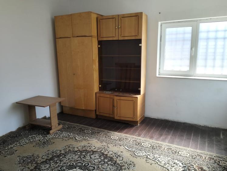 Casă cu 12 camere cu Teren 215 Mp în 13 Septembrie