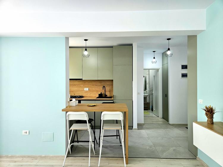Apartament cu 2 camere decomandat, mobilat în Tractorul