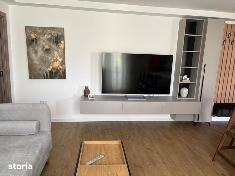 Apartament cu 4 camere semidecomandat în Central
