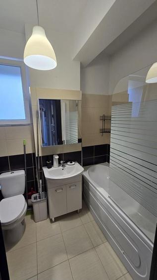 Apartament cu 2 camere decomandat, mobilat în Central